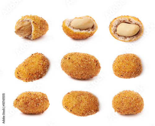 Bilde på lerret Spicy flavour crunchy nuts isolated