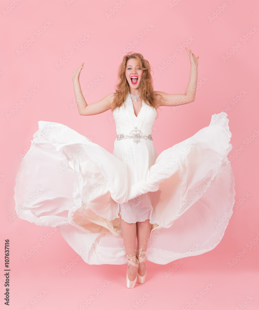 Naklejka premium cheerful girl in a white dress