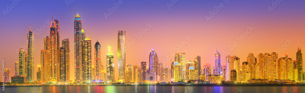 Fototapeta premium The beauty panorama of Dubai marina. UAE