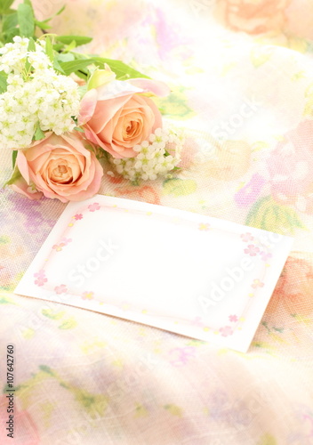 薔薇とメッセージカード © hanabiyori
