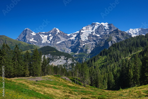 Fototapeta Naklejka Na Ścianę i Meble -  Eiger, Mönch and Jungfrau