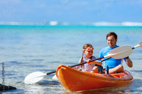 Father and daughter kayaking © BlueOrange Studio