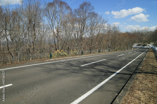 真新しい道路 © hoshi