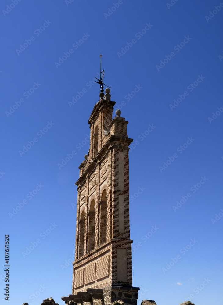 Murallas de Ávila, campanario de la Puerta del Carmen 