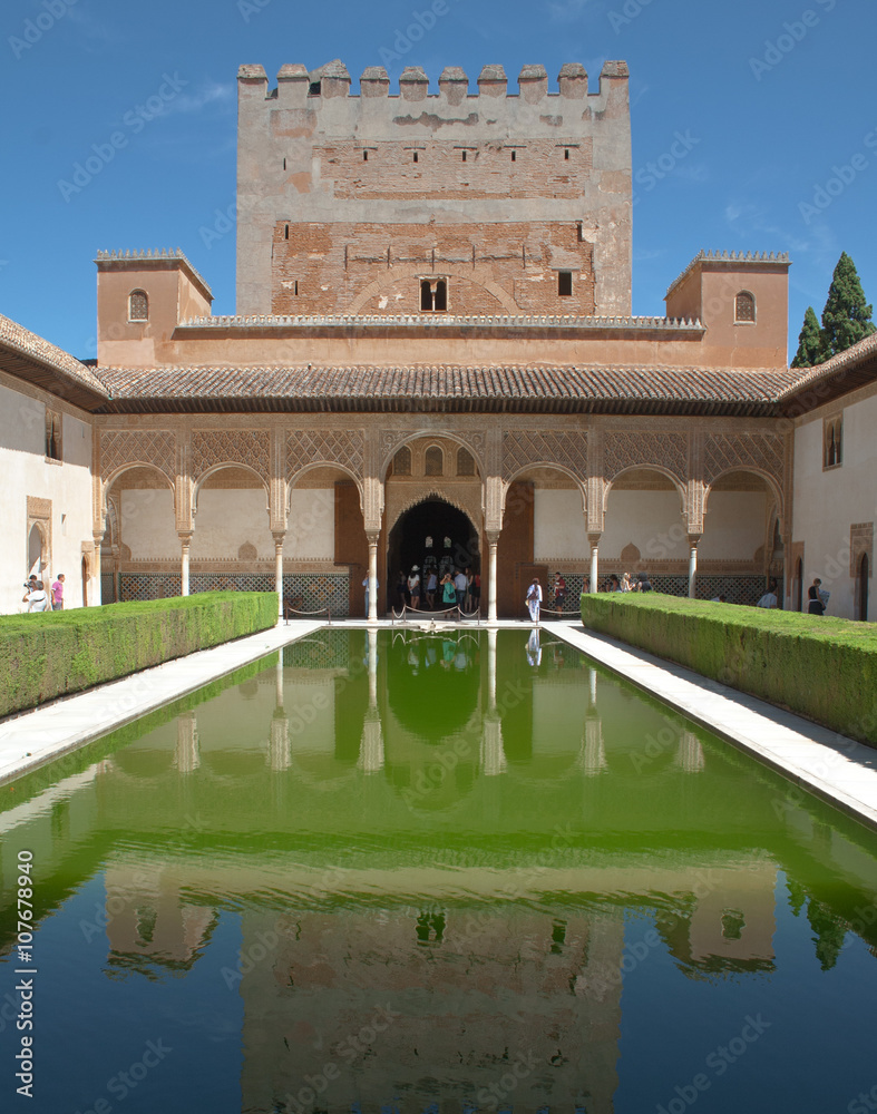 Pałac Alhambra w hiszpańskiej Grenadzie.