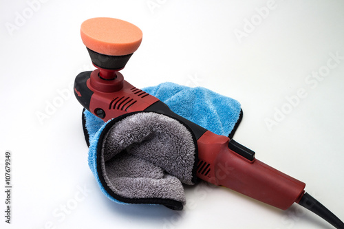 Poliermaschiene mit kleinem pad und poliertuch