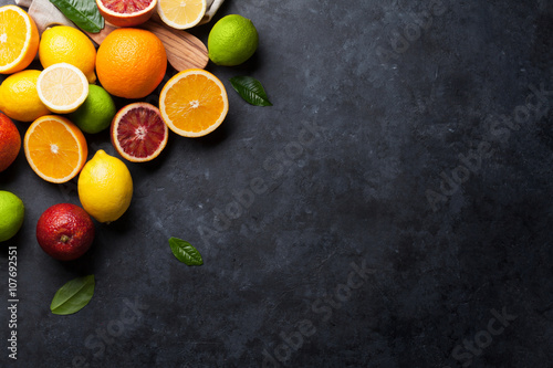Fototapeta Naklejka Na Ścianę i Meble -  Fresh ripe citruses. Lemons, limes and oranges