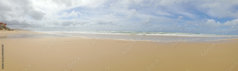 plage de biscarrosse, dans les landes en france plage de biscarrosse, dans les landes en france