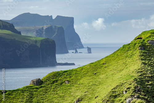 Obraz na plátně Risin and Kellingin from Kalsoy, Faroe Islands