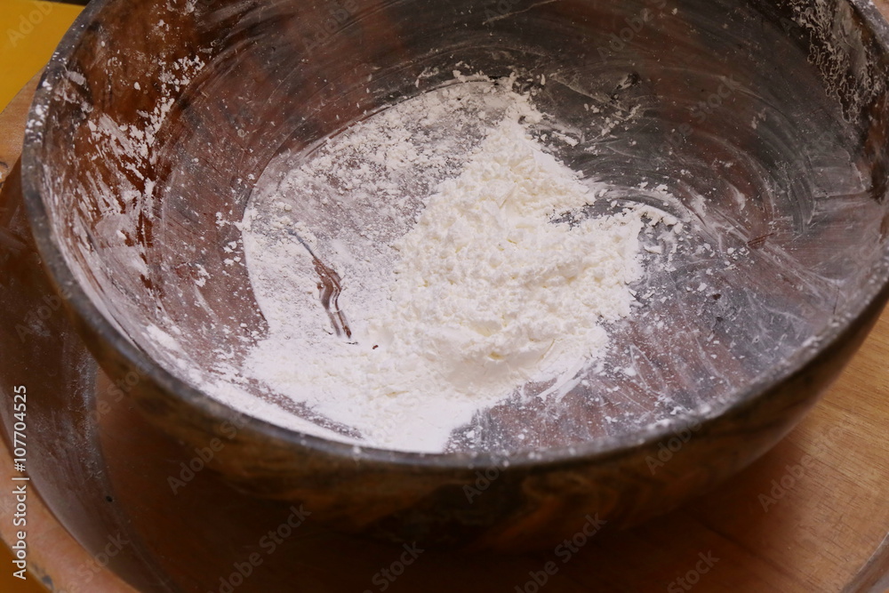 powder in wood bowl