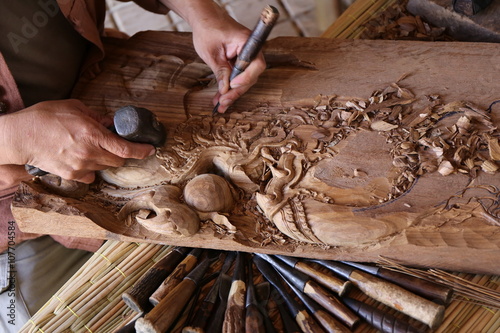 Εκτύπωση καμβά craftsman carving wood