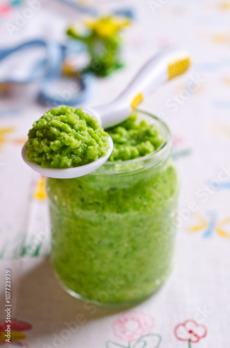 Baby food of peas