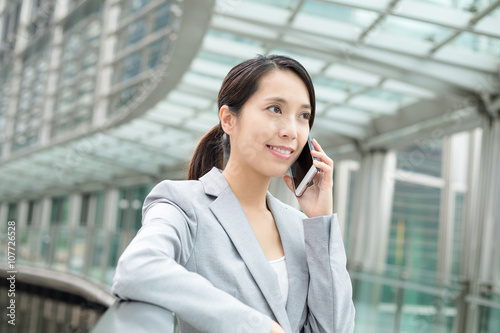 Business woman talk to cellphone