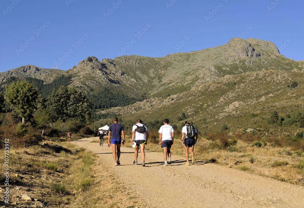 Obraz premium Caminando por la montaña. Guadarrama. Madrid. España