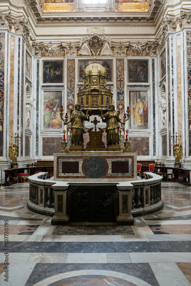 Interior of the Basilica Santa Maria Maggiore. Altar of Sistine Chapel ...