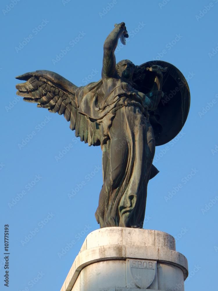 Monumento, in piazza IV Novembre, dedicato ai caduti in guerra ed  inaugurato nel 1929 dal Re Vittorio Emmanuele III.