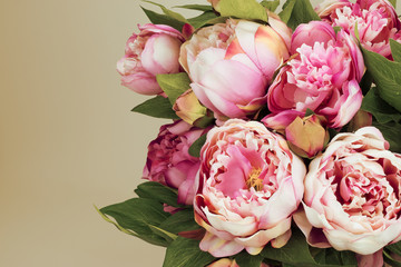 Papier peint photo Pivoines Bouquet de pivoines roses romantiques  © Nancy Pauwels