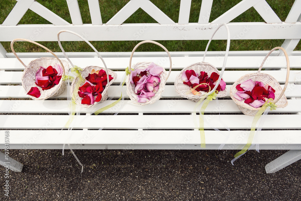 Blumenkörbchen Hochzeit StockFoto Adobe Stock