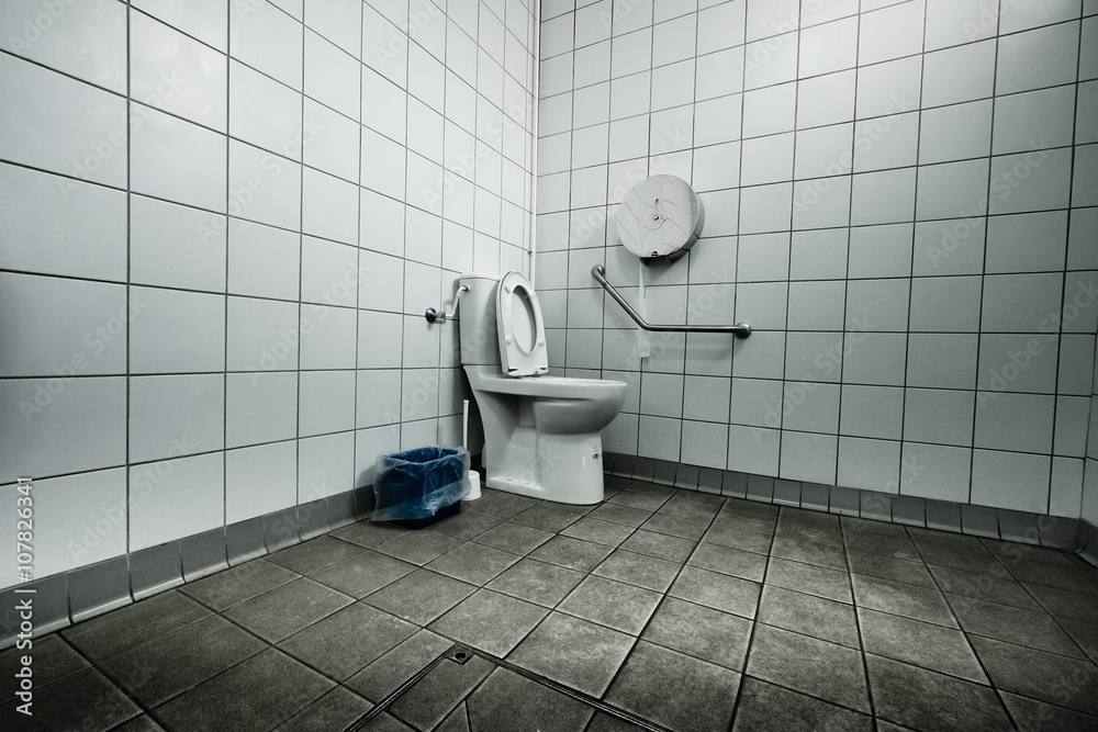 urinoir wc toilette besoin hygiène public pipi caca Stock Photo | Adobe  Stock