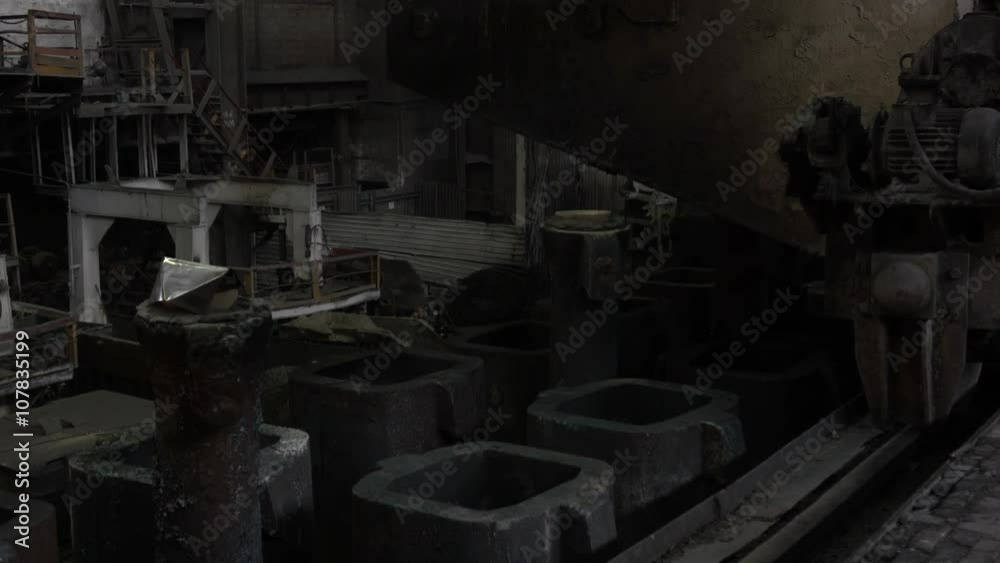 Forms for the workpiece and sparks from the jet of hot metal Forms for the workpiece and sparks from the jet of hot metal