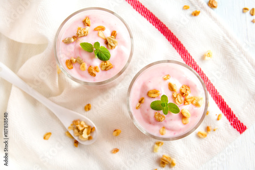 strawberry yogurt with granola