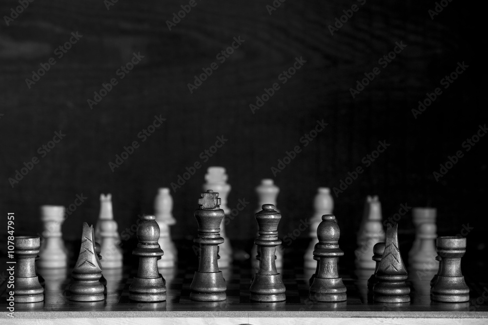 Scacchi fotografati s una scacchiera Scacchi fotografati s una scacchiera