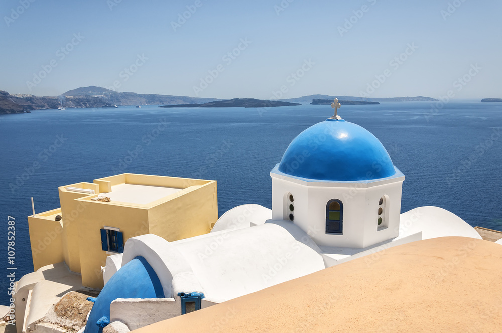 Obraz premium Santorini Oia Church Looking Down