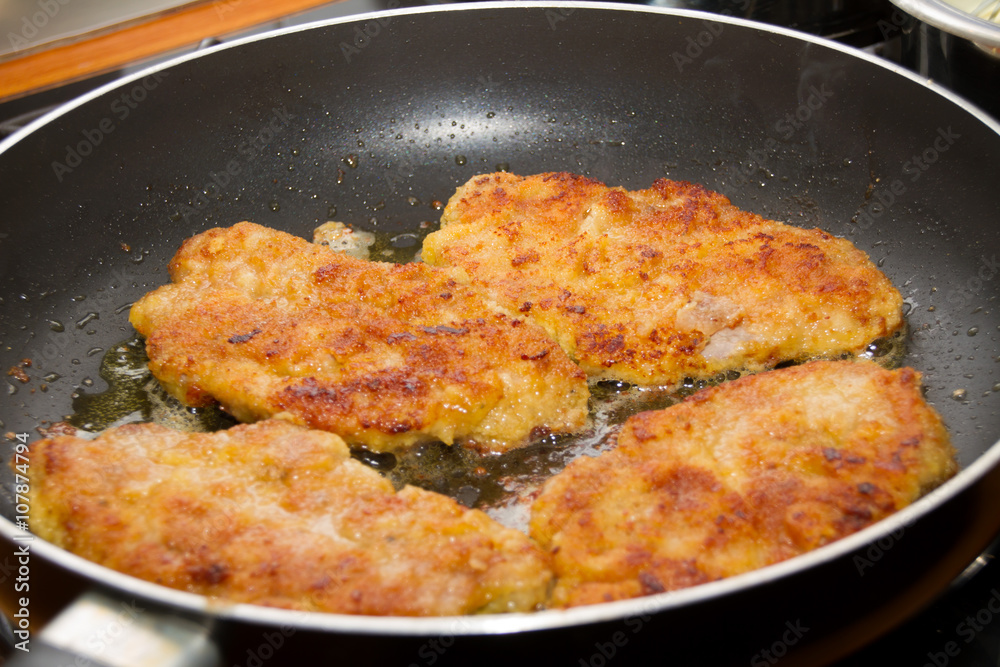 Schnitzel in der Pfanne Schnitzel in der Pfanne