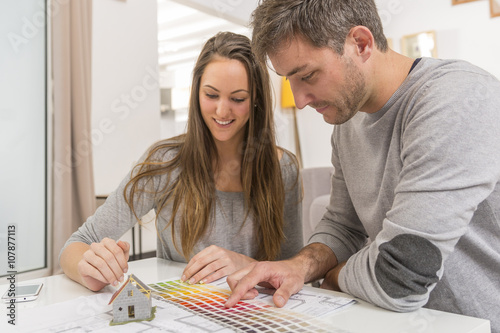Photography Young couple with palette of colors for her new house