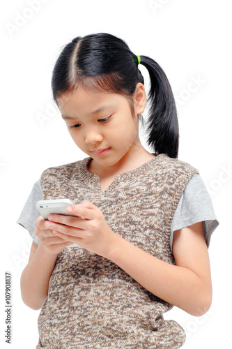 girl holding the mobile phone
