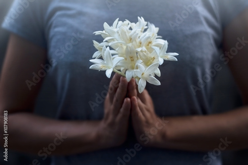 modlitwa-z-kwiatem
