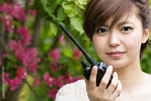 アマチュア無線をする女性 photo