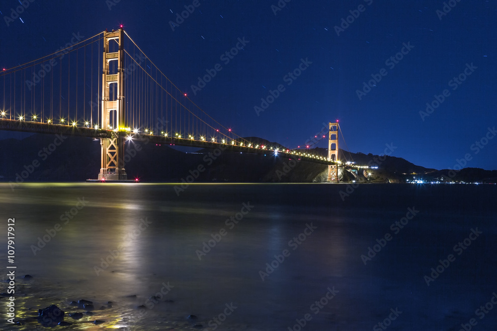Fototapeta premium golden gate bridge in the night