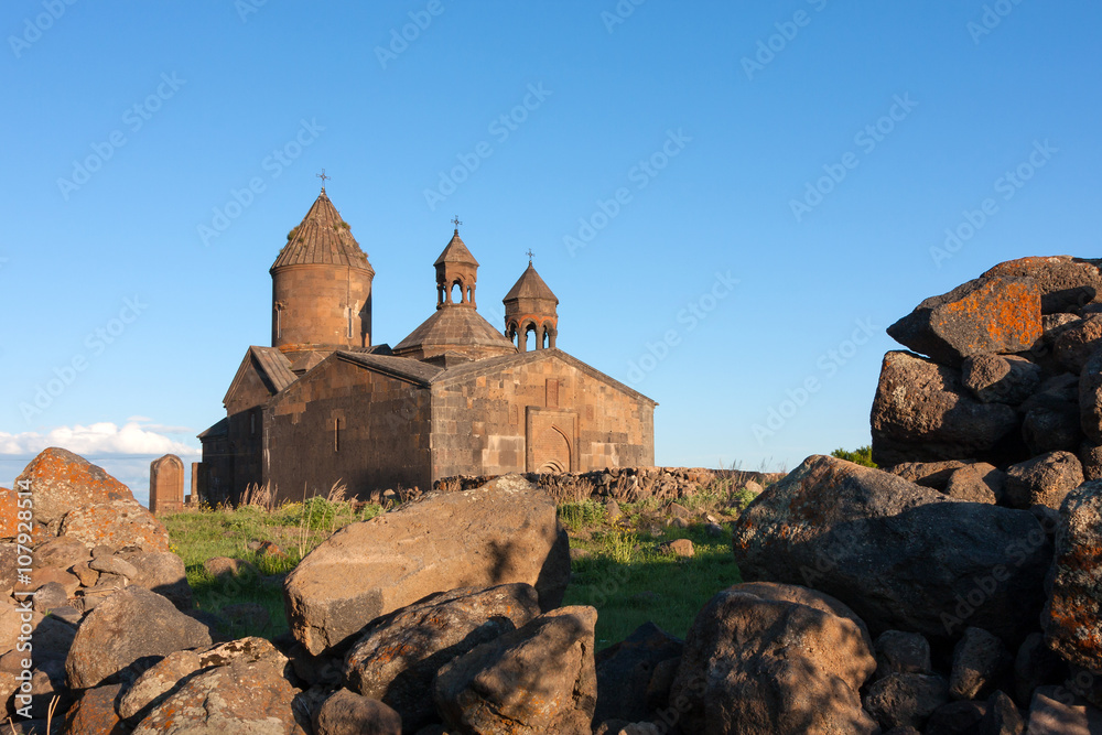 Sunlight on the church of Saghmosavank