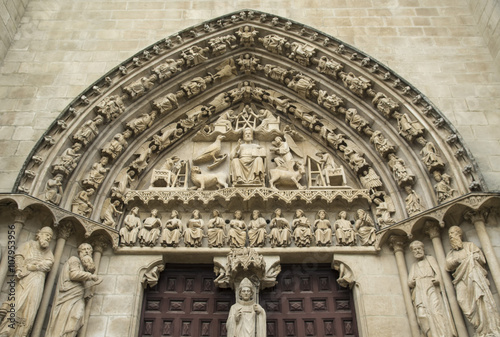 Tímpano y dintel de la Puerta del Sarmental de la Catedral de Burgos