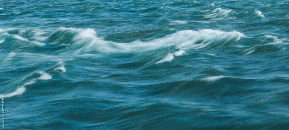 Naklejka premium Rainbows at Niagara Falls