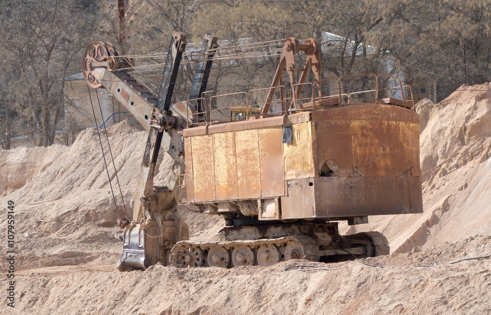 Fototapeta premium big old excavator