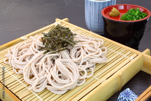 そば ざる蕎麦 盛りそば 年越し蕎麦 Stock Photo Adobe Stock