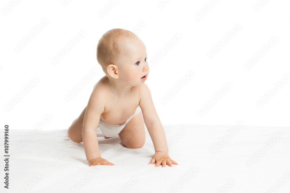 Adorable baby sitting over white background Adorable baby sitting over white background