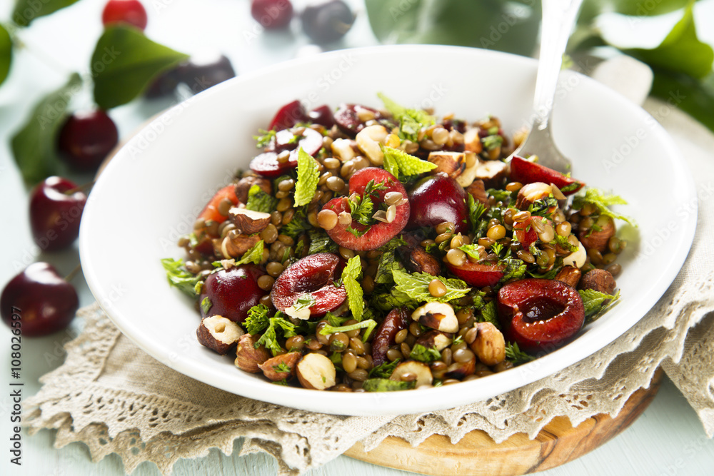 Lentils salad with cherries and hazelnut