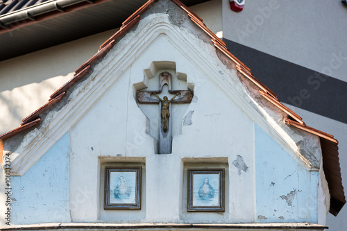 Fototapeta Naklejka Na Ścianę i Meble -   Old Wayside shrine in Burow near Cracow. Poland