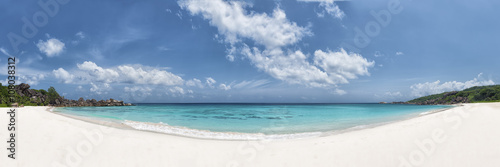 Fototapeta Naklejka Na Ścianę i Meble -  panoramic view of grand anse beach la digue island seychelles