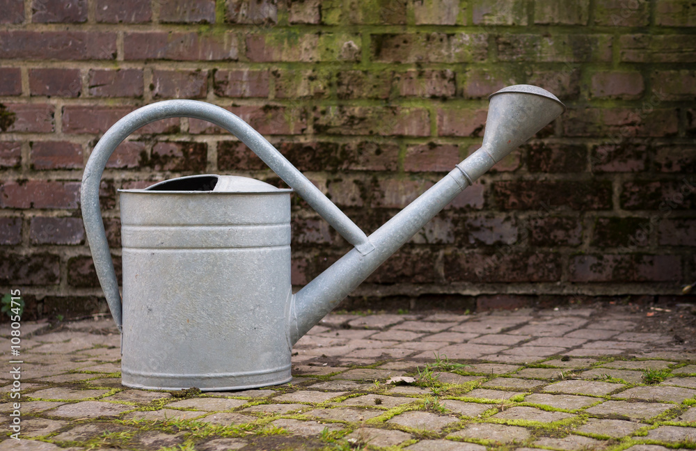 alte antike gieskanne für den garten alte antike gieskanne für den garten
