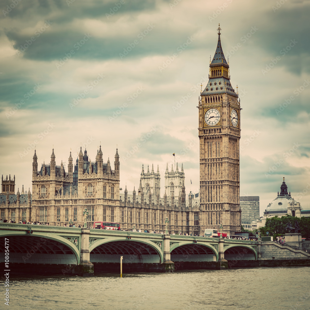 Obraz premium Big Ben, Westminster Bridge on River Thames in London, the UK. Vintage