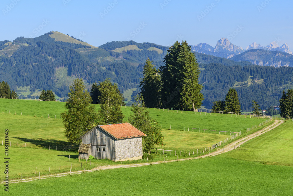 Ländliche Idylle in den Allgäuer Alpen