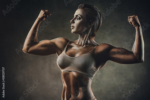 Strong sports woman © chaossart