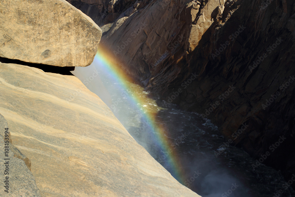 Naklejka premium Wodospad na rzece Orange w parku Narodowym Orange River (Republika Południowej Afryki)
