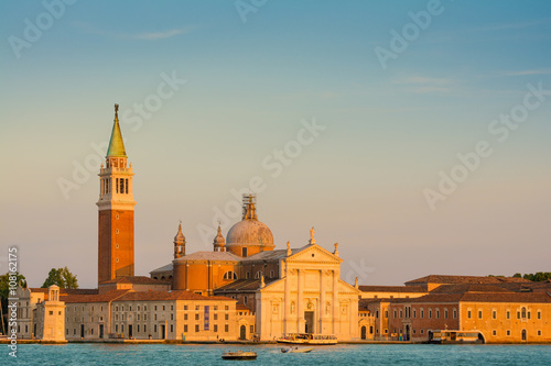 San Giorgio Maggiore im Abendlicht, Venedig © kentauros