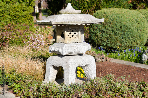 Japanische Grablampe photo