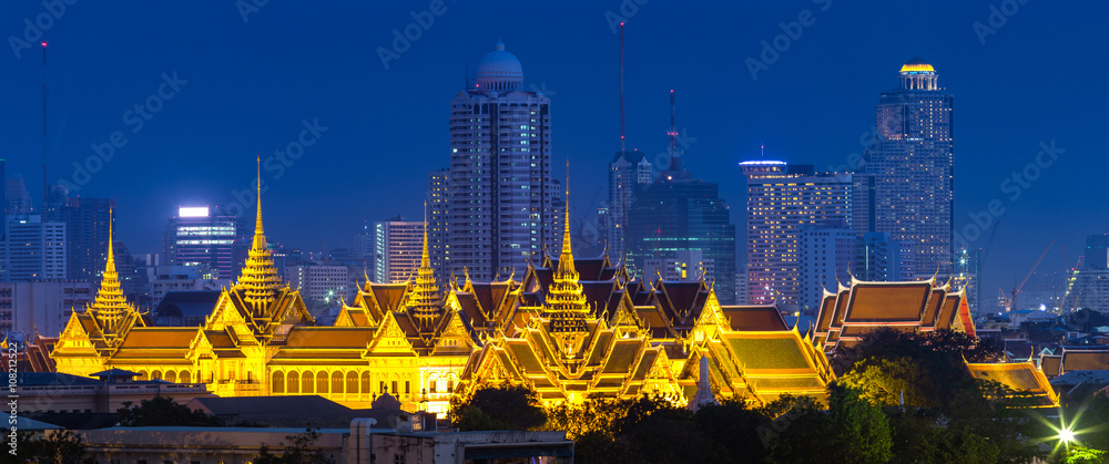 Naklejka premium Wielki Pałac Królewski w Bangkoku w Azji Tajlandia